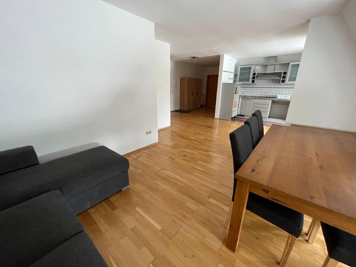 Grosses Apartment Im Dg Leipzig Eksteriør billede